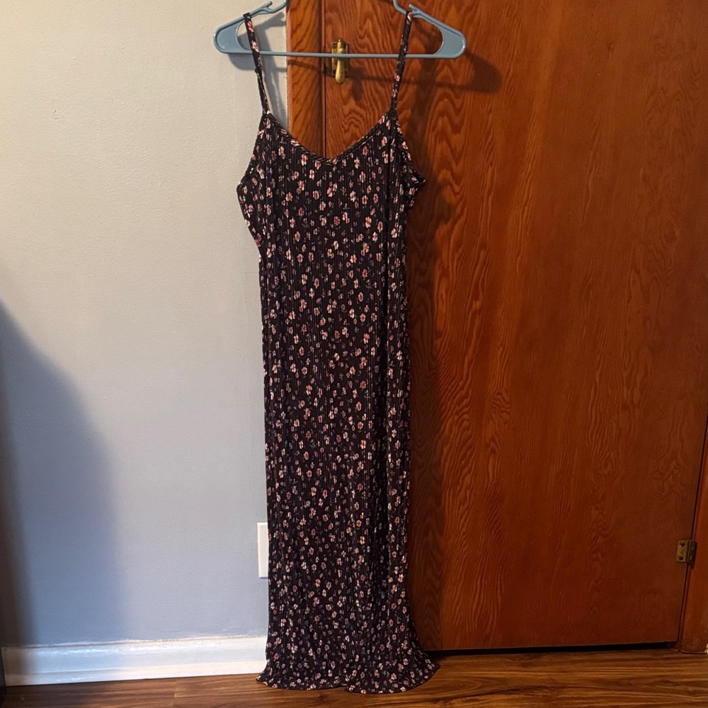 Forever 21 Black Floral Maxi Dress